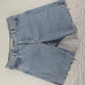 Signature Levi Strauss Light Blue Denim Shorts Size 8 W29